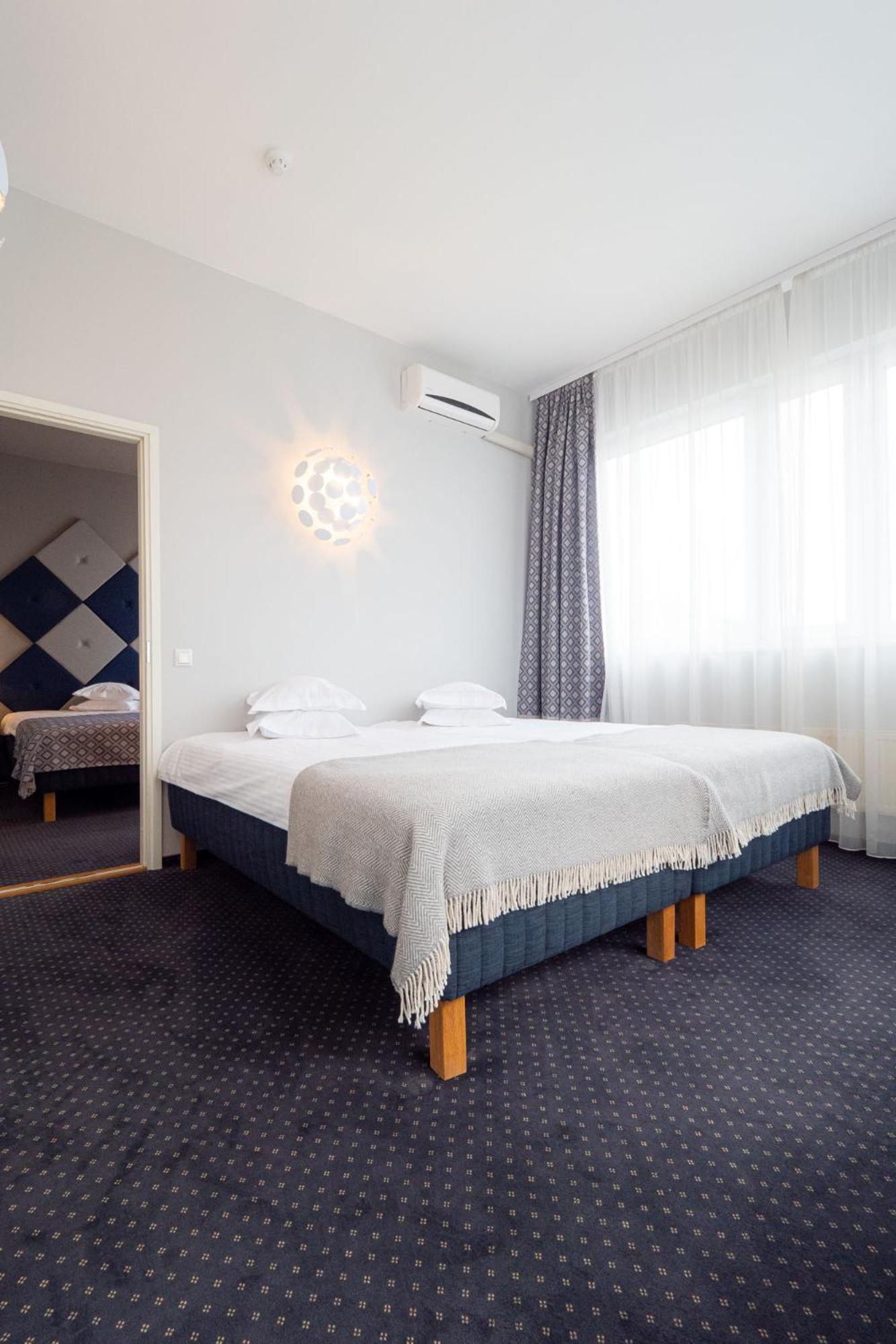 Centrum Hotel Viljandi Вільянді Екстер'єр фото