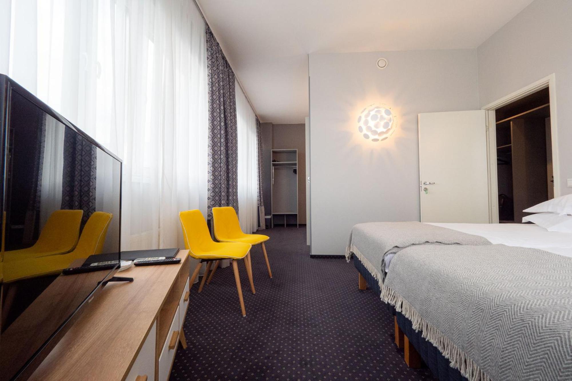 Centrum Hotel Viljandi Вільянді Екстер'єр фото