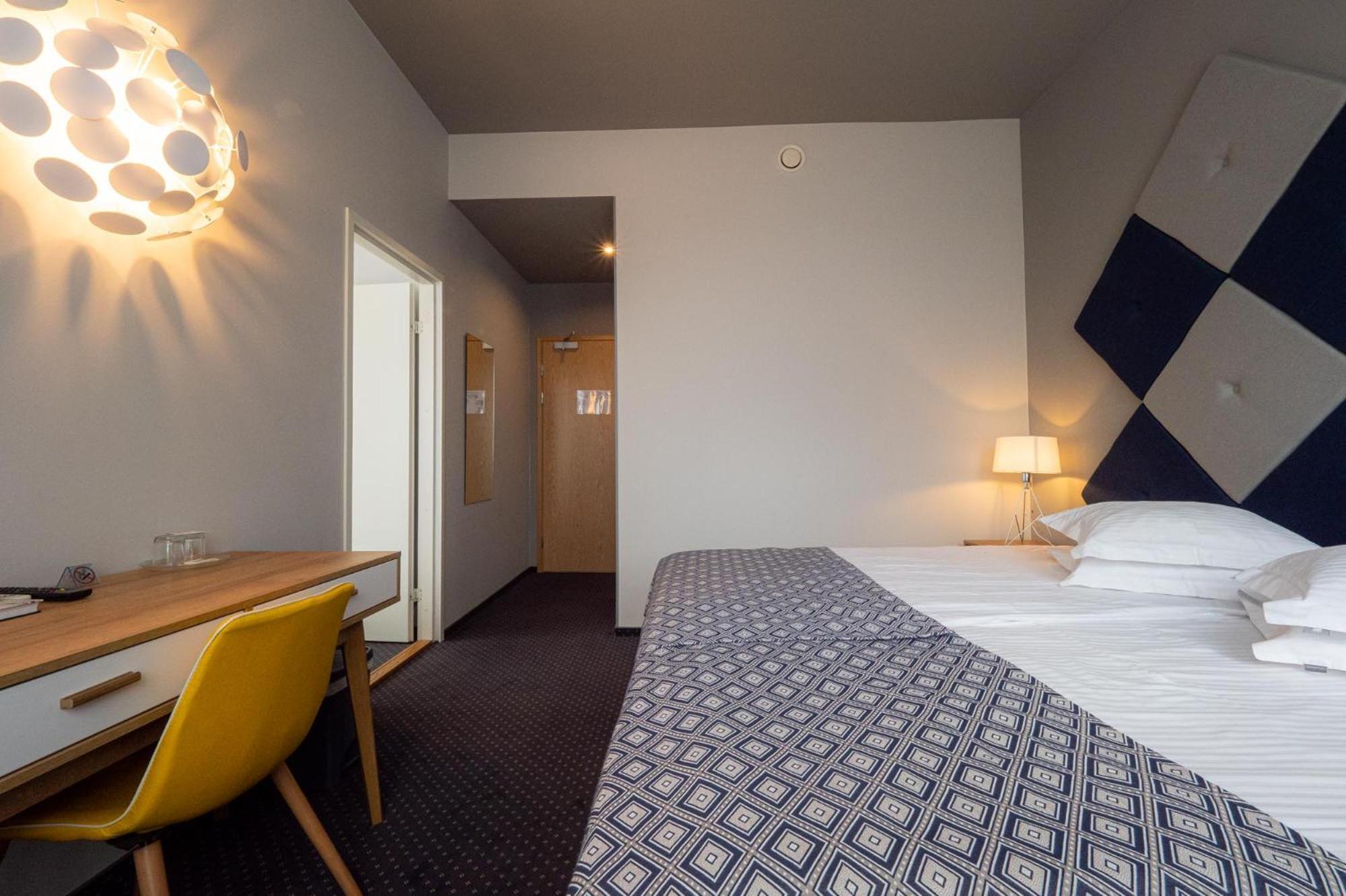 Centrum Hotel Viljandi Вільянді Екстер'єр фото